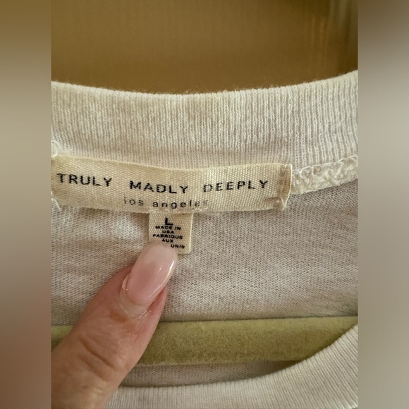 White tank top “you are where you need to be” embroidered in black - Picture 4 of 4